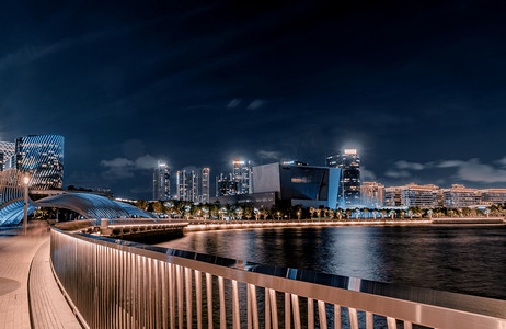 城市夜景建筑海景海岸摄影图配图