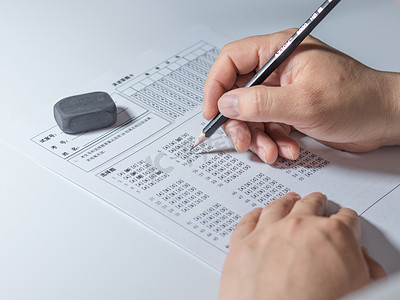 答题白天试卷教室考试摄影图配图