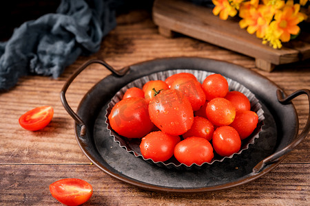 鲜果摄影照片_营养新鲜小番茄圣女果食品摄影图配图