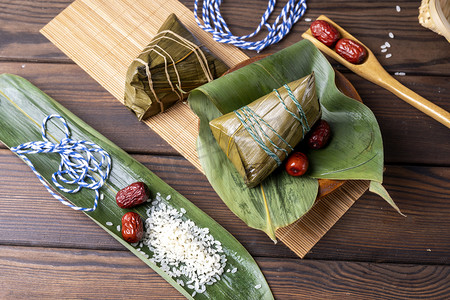 美食端午节糯米红枣粽子食材摄影图配图