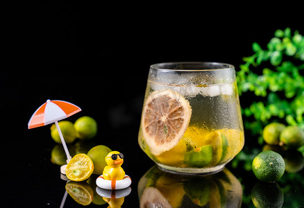 柠檬金桔夏日水果茶冷饮摄影图配图