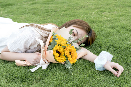 美女躺摄影图片-美女躺摄影作品-千库网