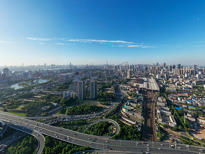 蓝天航拍摄影照片_武汉城市建筑群晴天建筑梅家山立交航拍俯拍摄影图配图