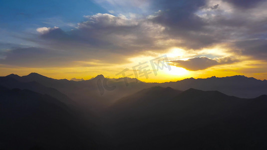 大山山区日出朝霞航拍风景