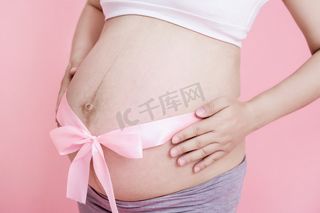孕妇胎教三胎人像孕妈咪摄影图配图