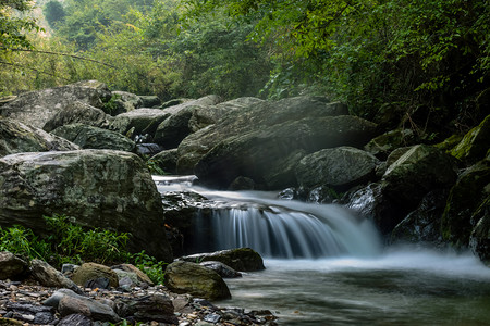 高山流水摄影图