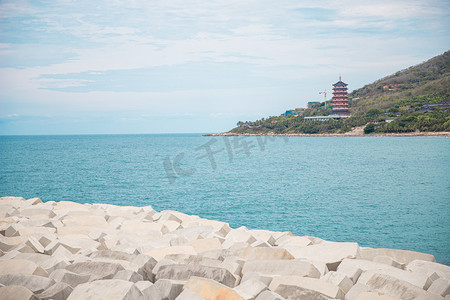 海边沙滩风景图摄影照片_风景夏天海岸海边心旷神怡摄影图配图