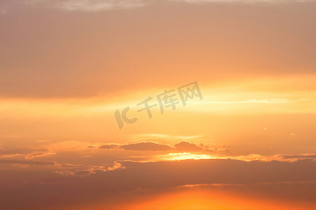 天空摄影照片_美丽的夕阳落日场景摄影配图摄影图配图