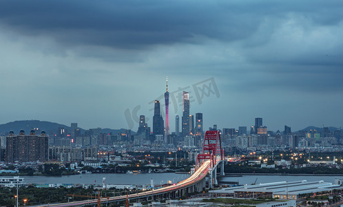 建筑灯光摄影照片_广州新光桥蓝调城市建筑天台拍摄摄影图配图