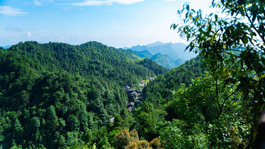 湖南溆浦穿岩山风光初夏穿岩山山顶千里古寨摄影图配图