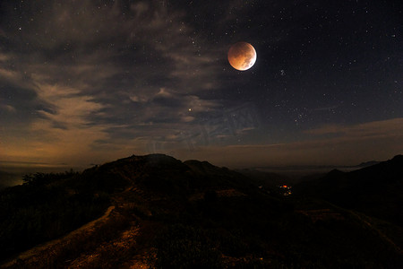 月兔兔月亮摄影照片_红月亮天空摄影图