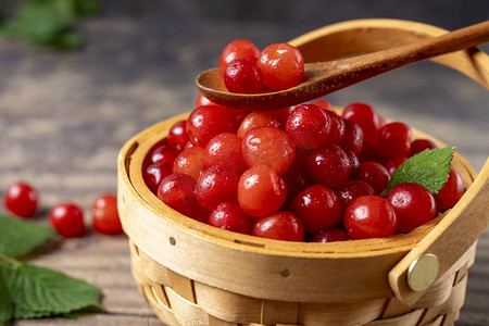 夏季水果篮美味水果珍珠樱桃摄影图配图