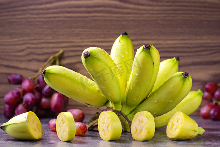 新鲜蔬果摄影照片_静物新鲜香蕉香蕉皇帝蕉芭蕉摄影图配图