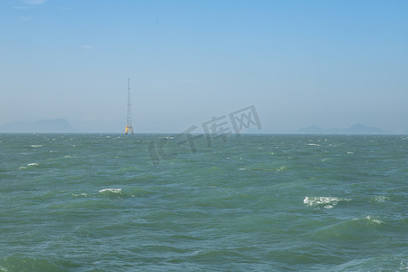 海上的铁塔下午铁塔海洋无摄影图配图