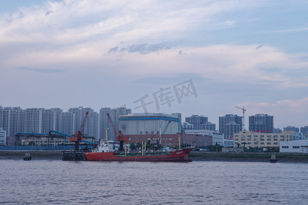 滨水建筑下午建筑城市无摄影图配图