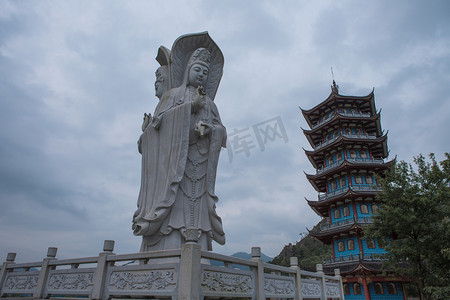 虚空藏菩萨摄影照片_观音大士下午观音菩萨寺庙无摄影图配图