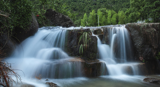 落花流水摄影照片_山里的水下午水山里无摄影图配图