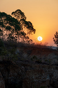土林日落夕阳太阳室外旅游摄影图配图