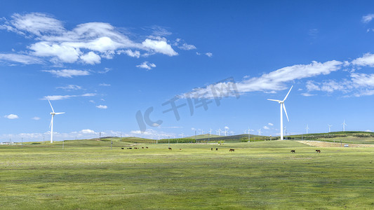 草原风力发电景观上午风力发电夏季素材摄影图配图