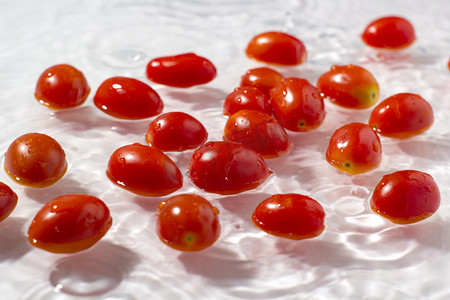 静物新鲜蔬果圣女果小西红柿健康生活方式摄影图配图