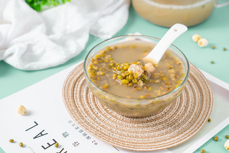 清新夏日消暑食品绿豆汤摄影图配图