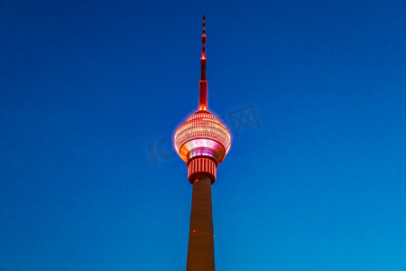 北京夜景中央电视塔城市建筑高楼摄影图配图