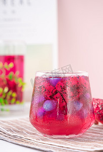 火龙果果汁饮品冷饮水果茶摄影图配图