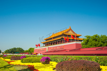 北京街道摄影照片_北京中午天安门街道名胜摄影图配图