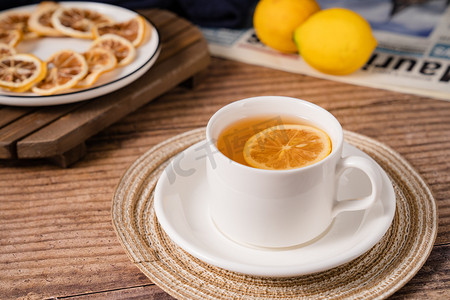 茶饮泡茶水果茶柠檬红茶摄影图配图