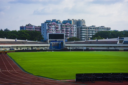 广州花都区花果山体育场足球运动场摄影图配图