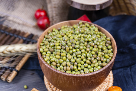 夏季营养食材绿豆食品摄影图配图