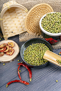 夏季新鲜健康绿豆食材摄影图配图