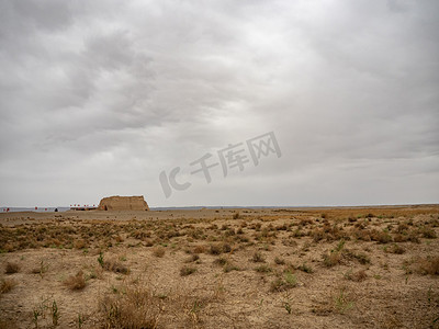 自然风光摄影图片摄影照片_敦煌美景白天沙漠广阔的天空下自然风光摄影图配图