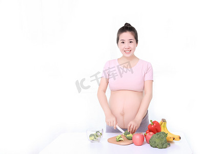 孕妇健康饮食营养休息摄影图配图