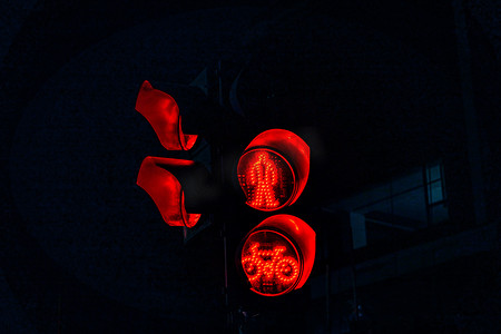 城市夜景夜晚交通信号灯户外道路指示灯摄影图配图