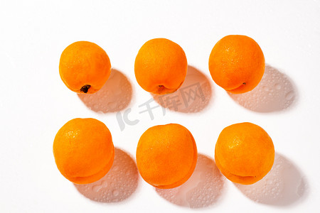 静物新鲜水果黄杏黄桃新鲜黄杏摄影图配图