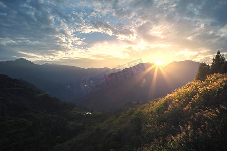 山峰山脉日落山峰山里无摄影图配图