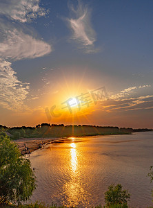 夏天自然风光傍晚太阳户外海边夕阳西下摄影图配图