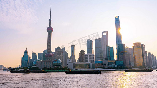 上海北外滩东方明珠塔晨光