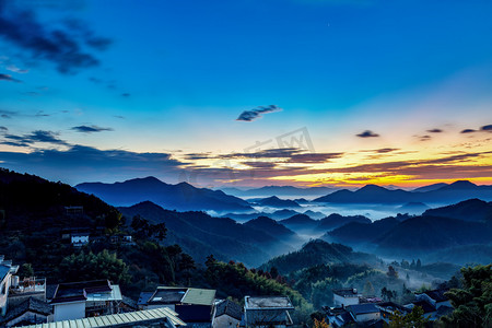 中国风手绘风景摄影照片_休闲上午村庄山区漂动摄影图配图