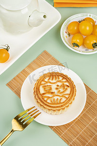 中秋团圆月饼美味甜点摄影图配图