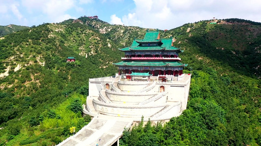 简约渐变蓝白摄影照片_山东威海仙姑顶旅游景点摄影图