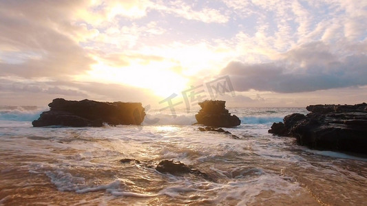 日落日出摄影照片_礁石海浪实拍