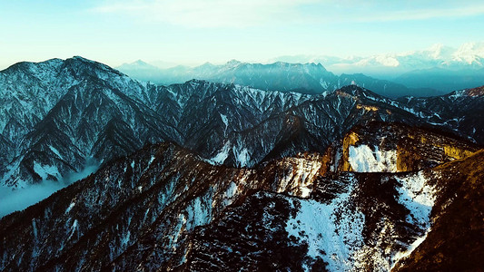 素材大气摄影照片_大气航拍雪山大地祖国山河祖国风光山峰山脉素材