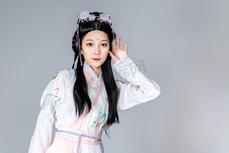 汉服古风女性倾听手势形象