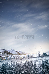 大气冬季背景图片_墨蓝色雪山山脉大气背景