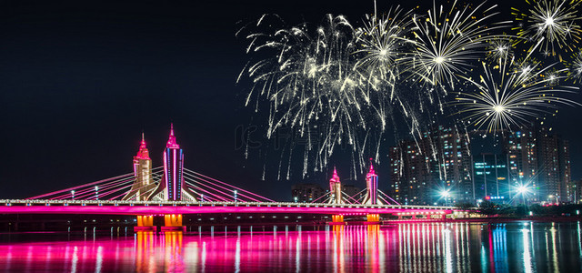 春节烟花爆竹背景图片_春节烟花城市海报背景