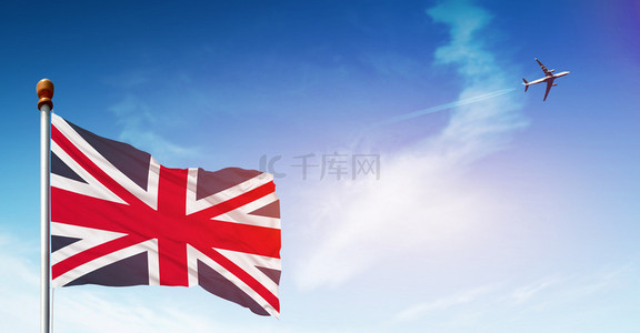 英国家暴背景图片_简约出国留学英国学习蓝天白云背景