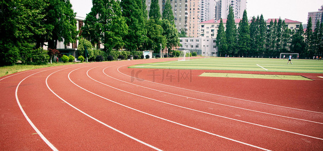 高中学校背景图片_学校室外操场背景素材