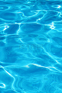 蓝色水花底纹背景图片_夏天蓝色水面浪花背景图片